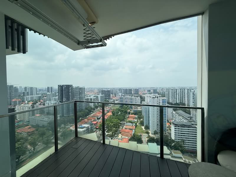 Eight Riversuites, 2 Whampoa East, 3 Bedrooms, 980 sqft, Condominium For Sale, by Kareen Tan 陳約廷, 500230244 - Balcony - PropertyGuru.com.sg