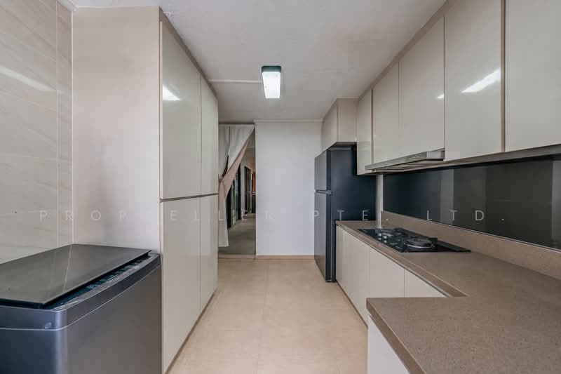 527 Jurong West Street 52, 527 Jurong West Street 52, 2 Bedrooms, 721 sqft, HDB Flat For Sale, by ADNIX LIU, 500230249 - Kitchen - PropertyGuru.com.sg
