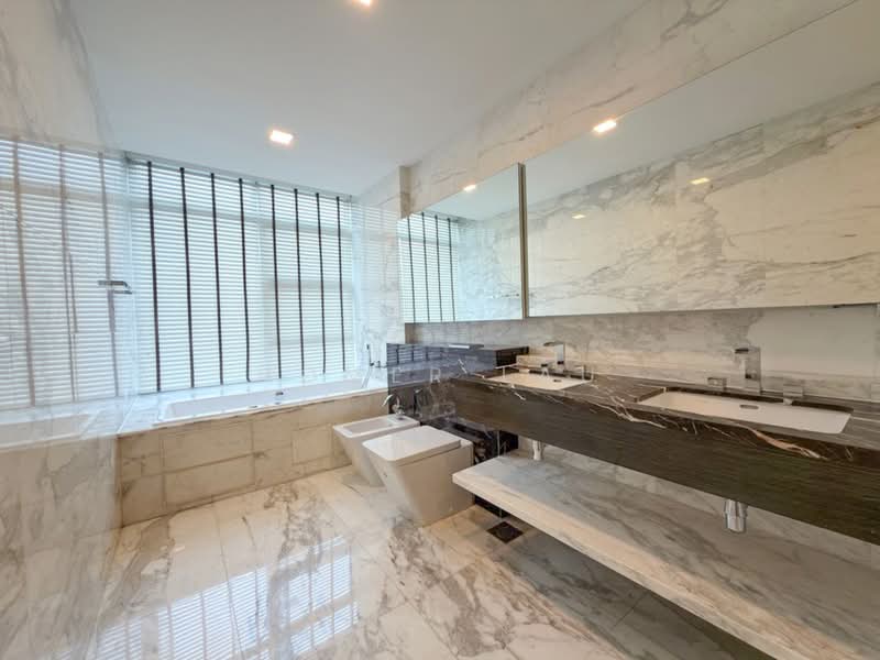 Rare Strata Landed Gem in @ Emerald Hill, Emerald Hill Rd., 5 Bedrooms, 5,791 sqft, Terraced House For Sale, by Homer Lau, 500230257 - Bathroom - PropertyGuru.com.sg