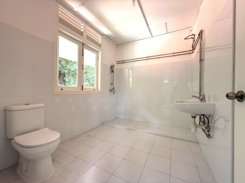 10 Mount Faber Road, Mount Faber Road, 4 Bedrooms, 4,955 sqft, Detached House For Rent, by YONG JIE LOON HERMAN, 500230269 - Bathroom - PropertyGuru.com.sg