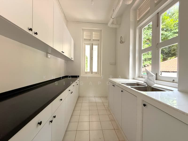 10 Mount Faber Road, Mount Faber Road, 4 Bedrooms, 4,955 sqft, Detached House For Rent, by YONG JIE LOON HERMAN, 500230269 - Kitchen - PropertyGuru.com.sg