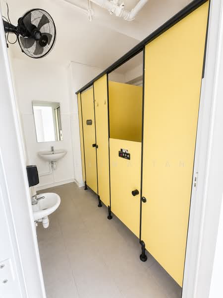 North View Bizhub, 6 Yishun Industrial Street 1, Sembawang / Yishun, 3,940 sqft, Light Industrial (B1) For Rent, by Angelina Tan, 500230272 - Bathroom - CommercialGuru.com.sg