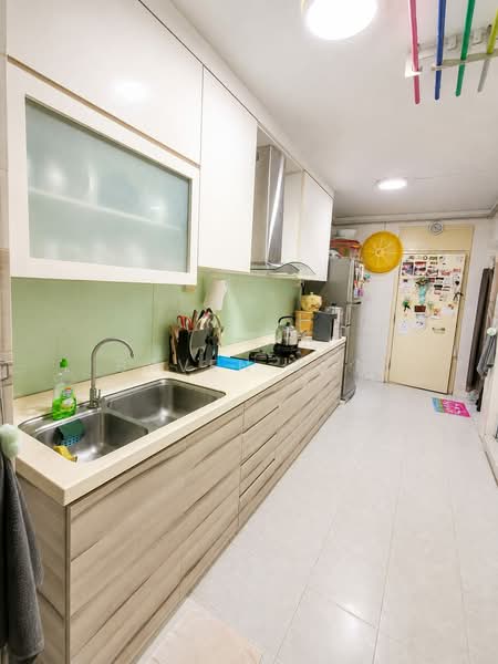 409 Sembawang Drive, 409 Sembawang Drive, 3 Bedrooms, 968 sqft, HDB Flat For Sale, by Baven Tan, 500230287 - Kitchen - PropertyGuru.com.sg