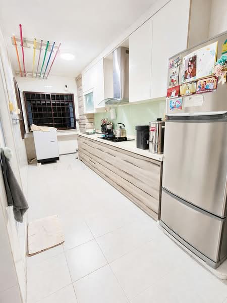 409 Sembawang Drive, 409 Sembawang Drive, 3 Bedrooms, 968 sqft, HDB Flat For Sale, by Baven Tan, 500230287 - Kitchen - PropertyGuru.com.sg