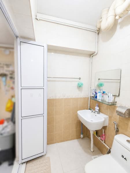 409 Sembawang Drive, 409 Sembawang Drive, 3 Bedrooms, 968 sqft, HDB Flat For Sale, by Baven Tan, 500230287 - Bathroom - PropertyGuru.com.sg