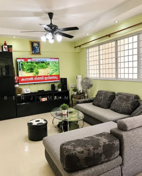 408 Yishun Avenue 6, 408 Yishun Avenue 6, 3 Bedrooms, 904 sqft, HDB Flat For Rent, by Benjamin Goh L H, 500230296 - Living Room - PropertyGuru.com.sg