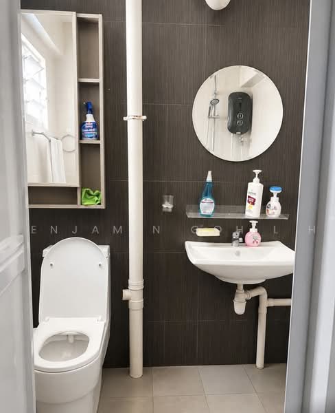 408 Yishun Avenue 6, 408 Yishun Avenue 6, 3 Bedrooms, 904 sqft, HDB Flat For Rent, by Benjamin Goh L H, 500230296 - Bathroom - PropertyGuru.com.sg
