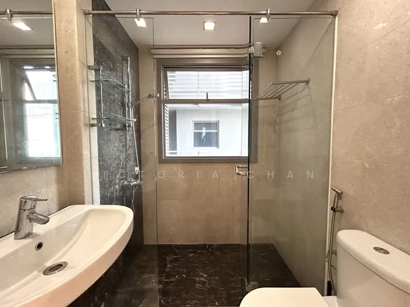 Residences @ Evelyn, 13 Evelyn Road, 3 Bedrooms, 1,528 sqft, Condominium For Rent, by Victoria Chan, 500230301 - Bathroom - PropertyGuru.com.sg
