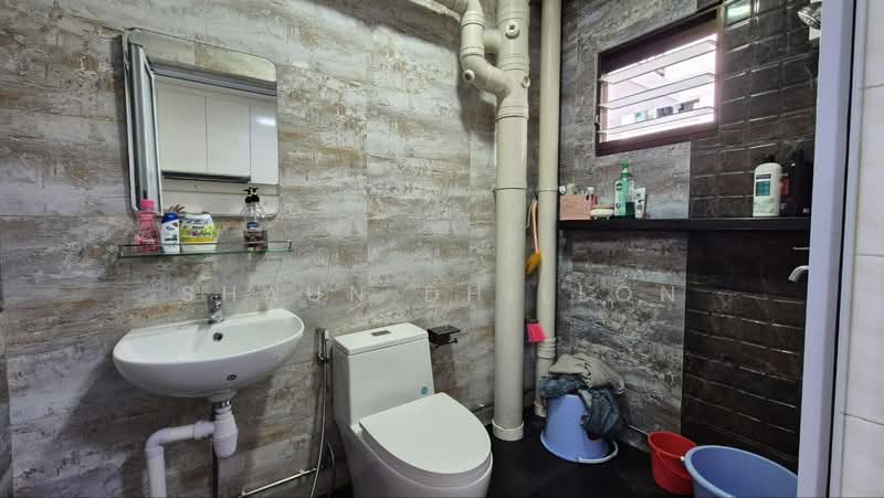 145 Rivervale Drive, 145 Rivervale Drive, 3 Bedrooms, 1,248 sqft, HDB Flat For Rent, by Shaun Dhillon, 500230310 - Bathroom - PropertyGuru.com.sg