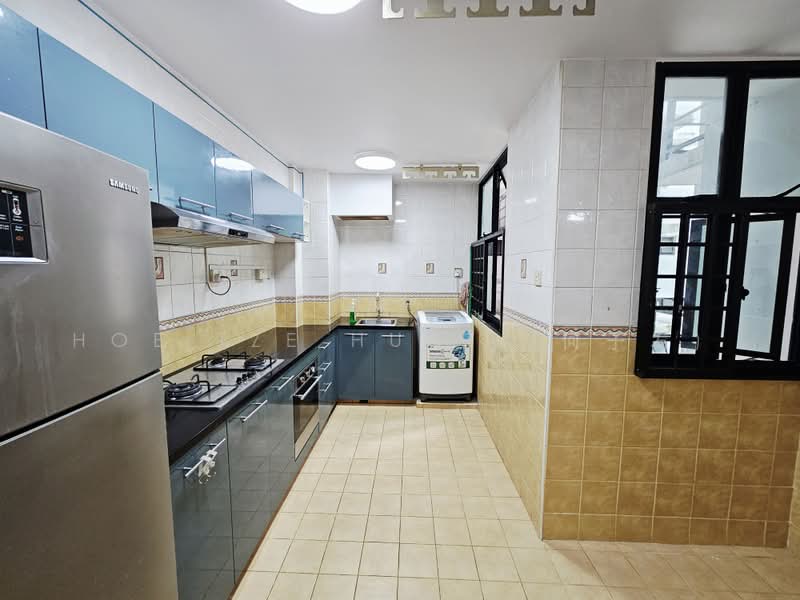 630 Senja Road, 630 Senja Road, 3 Bedrooms, 1,184 sqft, HDB Flat For Sale, by Hoe Tze Huat (何子发), 500230330 - Kitchen - PropertyGuru.com.sg