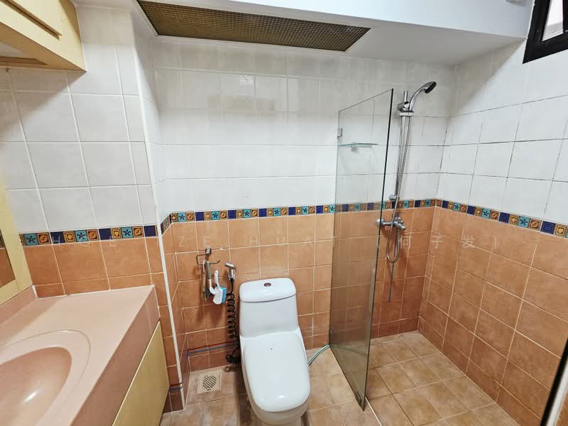 630 Senja Road, 630 Senja Road, 3 Bedrooms, 1,184 sqft, HDB Flat For Sale, by Hoe Tze Huat (何子发), 500230330 - Bathroom - PropertyGuru.com.sg