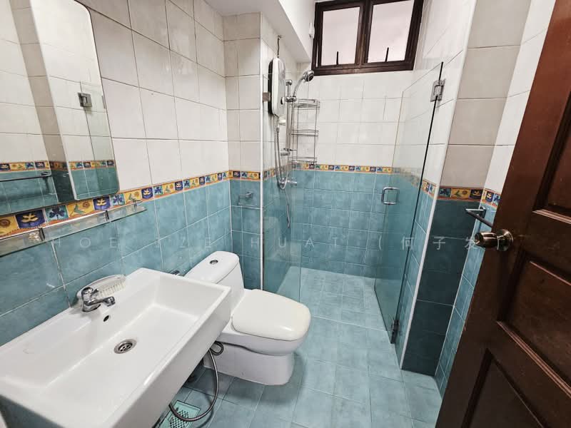 630 Senja Road, 630 Senja Road, 3 Bedrooms, 1,184 sqft, HDB Flat For Sale, by Hoe Tze Huat (何子发), 500230330 - Bathroom - PropertyGuru.com.sg