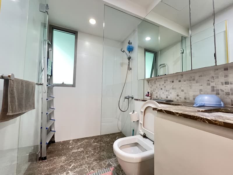 The Minton, 147 Hougang Street 11, 4 Bedrooms, 1,658 sqft, Condominium For Sale, by Owen Tan, 500230331 - Bathroom - PropertyGuru.com.sg
