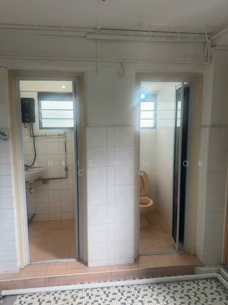 169 Lorong 1 Toa Payoh, 169 Lorong 1 Toa Payoh, 2 Bedrooms, 700 sqft, HDB Flat For Sale, by Dennis Koh Kok Chong, 500230333 - Bathroom - PropertyGuru.com.sg