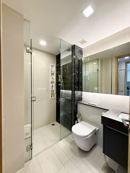 Hedges Park Condominium, 73 Flora Drive, 1 Bedroom, 484 sqft, Condominium For Sale, by Nigel Koh, 500230357 - Bathroom - PropertyGuru.com.sg