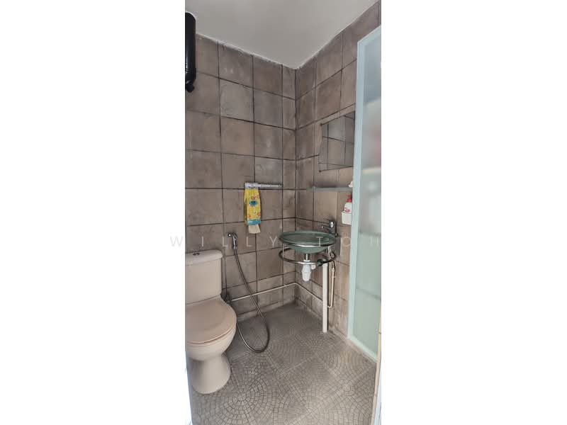 926 Hougang Street 91, 926 Hougang Street 91, 3 Bedrooms, 1,291 sqft, HDB Flat For Sale, by Willy Toh, 500230360 - Bathroom - PropertyGuru.com.sg