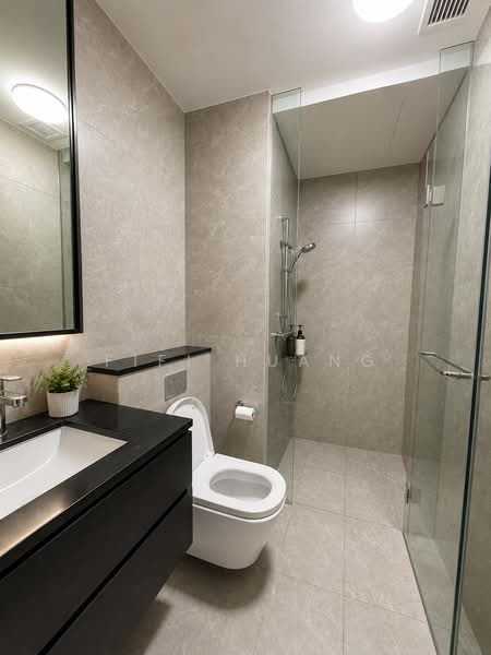 Park Colonial, 10 Woodleigh Lane, 2 Bedrooms, 667 sqft, Condominium For Sale, by Fifi Huang, 500230362 - Bathroom - PropertyGuru.com.sg