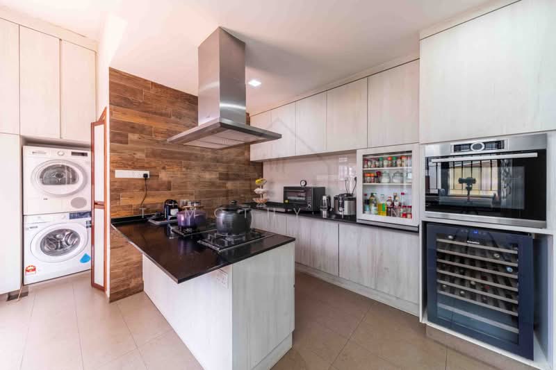 Rare Riverina Estate Detached mins walk to the beach, Pasir Ris Drive 3, Riverina Crescent, Elias Road, 6 Bedrooms, 3,358 sqft, Detached House For Sale, by Timothy Tan, 500230367 - Kitchen - PropertyGuru.com.sg