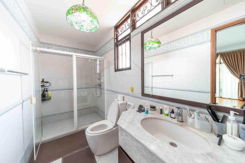 Rare Riverina Estate Detached mins walk to the beach, Pasir Ris Drive 3, Riverina Crescent, Elias Road, 6 Bedrooms, 3,358 sqft, Detached House For Sale, by Timothy Tan, 500230367 - Bathroom - PropertyGuru.com.sg