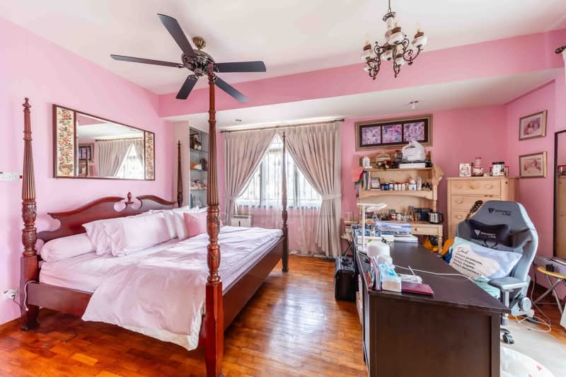 Rare Riverina Estate Detached mins walk to the beach, Pasir Ris Drive 3, Riverina Crescent, Elias Road, 6 Bedrooms, 3,358 sqft, Detached House For Sale, by Timothy Tan, 500230367 - Bedroom - PropertyGuru.com.sg