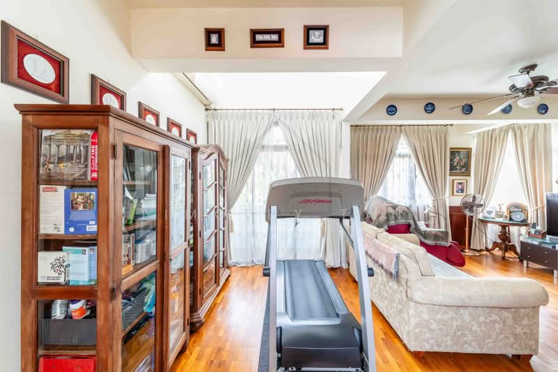 Rare Riverina Estate Detached mins walk to the beach, Pasir Ris Drive 3, Riverina Crescent, Elias Road, 6 Bedrooms, 3,358 sqft, Detached House For Sale, by Timothy Tan, 500230367 - Living Room - PropertyGuru.com.sg