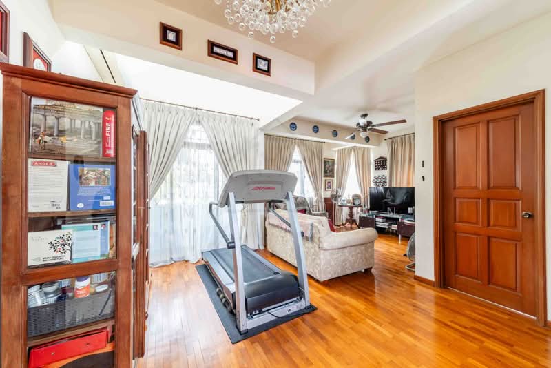 Rare Riverina Estate Detached mins walk to the beach, Pasir Ris Drive 3, Riverina Crescent, Elias Road, 6 Bedrooms, 3,358 sqft, Detached House For Sale, by Timothy Tan, 500230367 - Living Room - PropertyGuru.com.sg