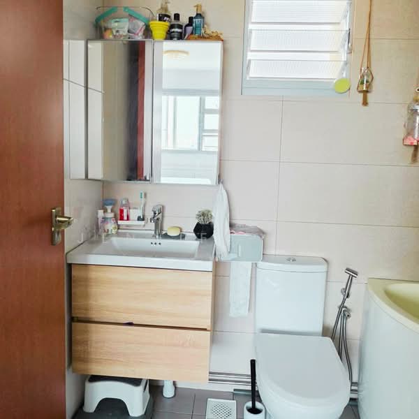 591A Ang Mo Kio Street 51, 591A Ang Mo Kio Street 51, 3 Bedrooms, 1,001 sqft, HDB Flat For Sale, by Jennifer Ng, 500230369 - Bathroom - PropertyGuru.com.sg