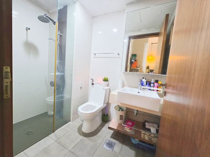 Watercolours, 25 Pasir Ris Link, 3 Bedrooms, 1,206 sqft, Executive Condominium For Sale, by Rozi Faith Naser, 500230374 - Master Bath - PropertyGuru.com.sg