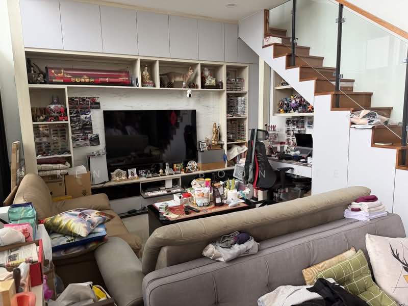 The Trilinq, Jalan Lempeng, 4 Bedrooms, 1,518 sqft, Condominium For Sale, by Ken Tay Boon Wee, 500230377 - Living Room - PropertyGuru.com.sg