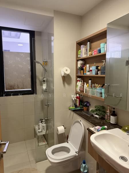 The Trilinq, Jalan Lempeng, 4 Bedrooms, 1,518 sqft, Condominium For Sale, by Ken Tay Boon Wee, 500230377 - Bathroom - PropertyGuru.com.sg