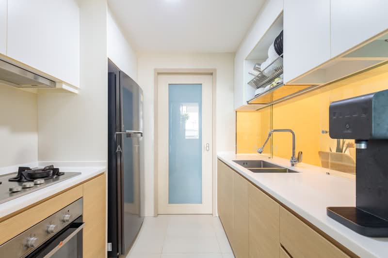 Treasure at Tampines, 57 Tampines Lane, 4 Bedrooms, 1,345 sqft, Condominium For Sale, by Patrick Tan, 500230379 - Kitchen - PropertyGuru.com.sg