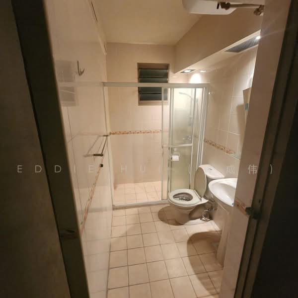 166A Punggol Central, 166A Punggol Central, 3 Bedrooms, 1,022 sqft, HDB Flat For Rent, by Eddie Hui (许成伟), 500230383 - Bathroom - PropertyGuru.com.sg