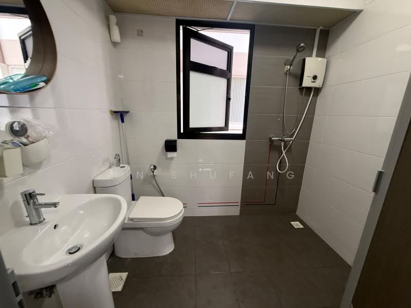 456B Sengkang West Road, 456B Sengkang West Road, 3 Bedrooms, 990 sqft, HDB Flat For Rent, by Lin Shufang, 500230389 - Bathroom - PropertyGuru.com.sg