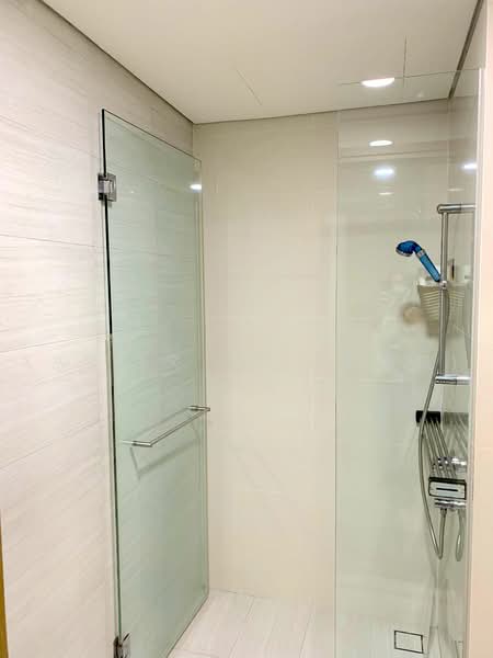 Lakeville, 1 Jurong Lake Link, 2 Bedrooms, 678 sqft, Condominium For Rent, by Xavier Aw (欧伟廷), 500230390 - Bathroom - PropertyGuru.com.sg