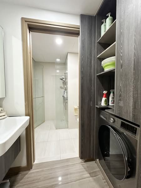 Lakeville, 1 Jurong Lake Link, 2 Bedrooms, 678 sqft, Condominium For Rent, by Xavier Aw (欧伟廷), 500230390 - Bathroom - PropertyGuru.com.sg