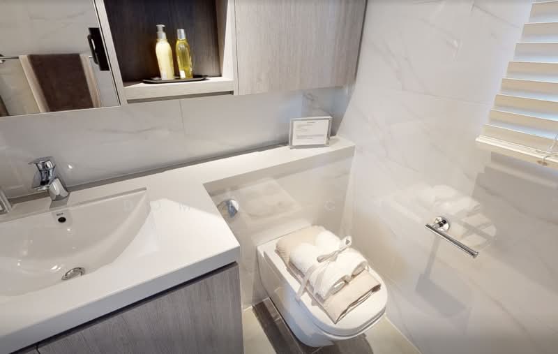 The LakeGarden Residences, 80 Yuan Ching Road, 3 Bedrooms, 2,002 sqft, Condominium For Sale, by Dominic Choa, 500230392 - Bathroom - PropertyGuru.com.sg
