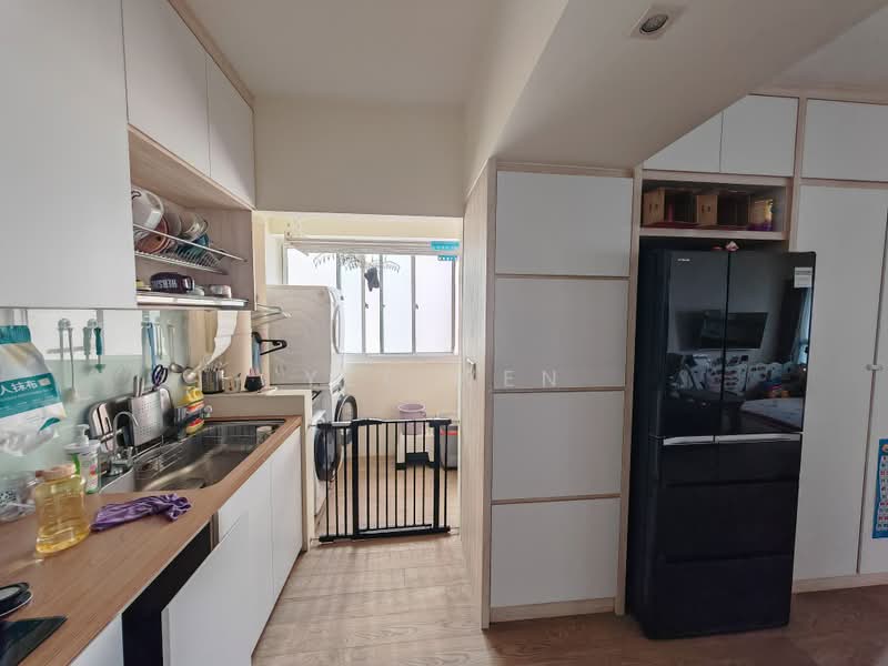 670B Edgefield Plains, 670B Edgefield Plains, 3 Bedrooms, 1,001 sqft, HDB Flat For Sale, by Yee Wen, 500230393 - Kitchen - PropertyGuru.com.sg