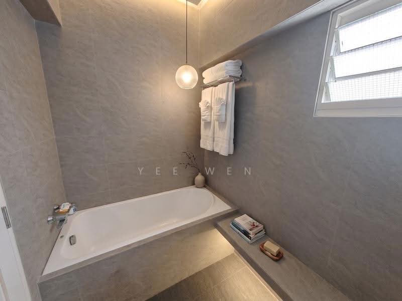 670B Edgefield Plains, 670B Edgefield Plains, Hougang / Punggol / Sengkang, 3 Bedrooms, 1,001 sqft, HDB Flat For Sale, by Yee Wen, 500230393 - Bathroom - PropertyGuru.com.sg