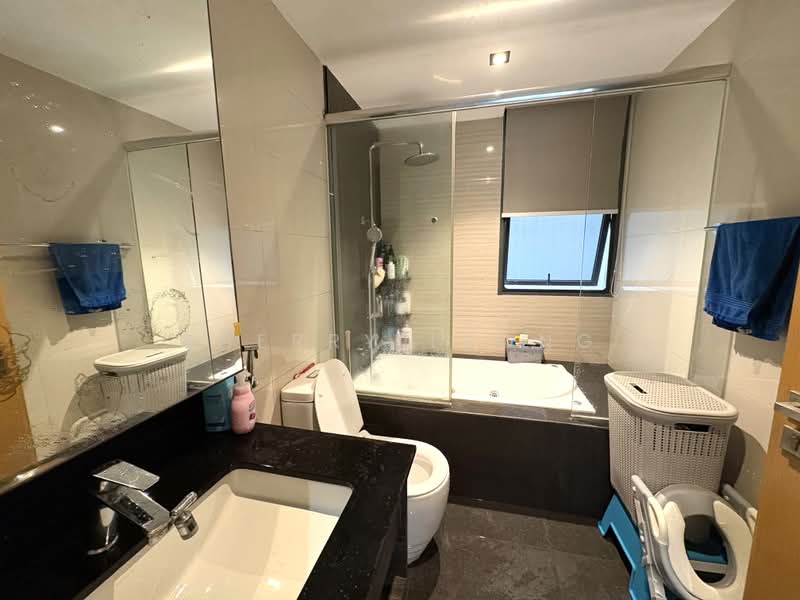 Blossom Residences, 30 Segar Road, 3 Bedrooms, 1,109 sqft, Executive Condominium For Sale, by Sherry Leong, 500230396 - Bathroom - PropertyGuru.com.sg