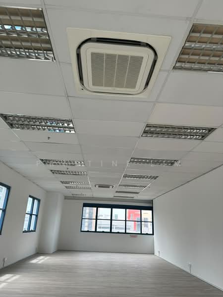 Ubi Techpark, 10 Ubi Crescent, 1,100 sqft, Light Industrial (B1) For Rent, by Pristine Lim, 500230399 - Interior - CommercialGuru.com.sg