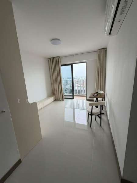 156B Bishan Street 11, 11 Bishan Street, 2 Bedrooms, 800 sqft, HDB Flat For Rent, by Esther Whong, 500230401 - Balcony - PropertyGuru.com.sg