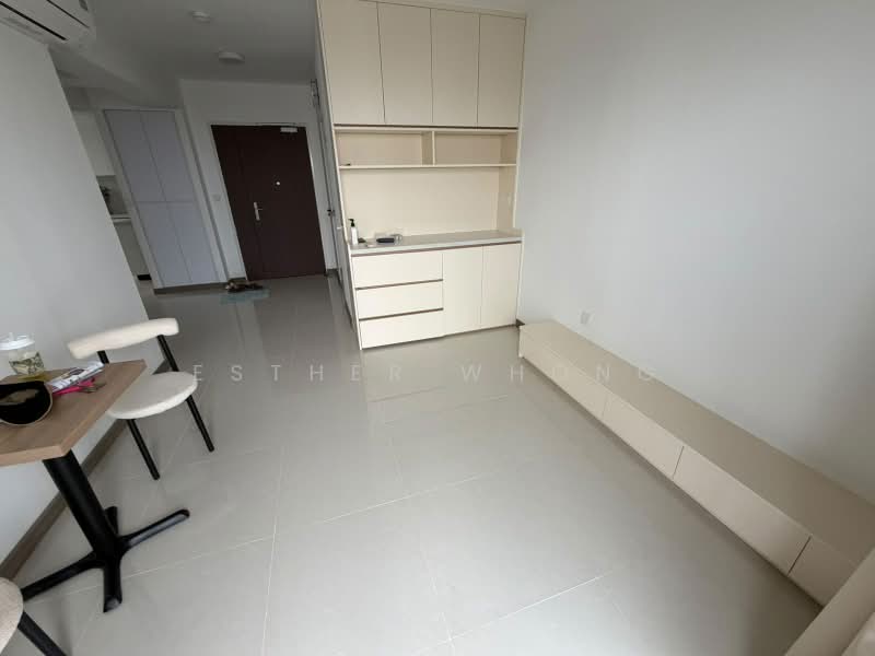 156B Bishan Street 11, 11 Bishan Street, 2 Bedrooms, 800 sqft, HDB Flat For Rent, by Esther Whong, 500230401 - Living Room - PropertyGuru.com.sg