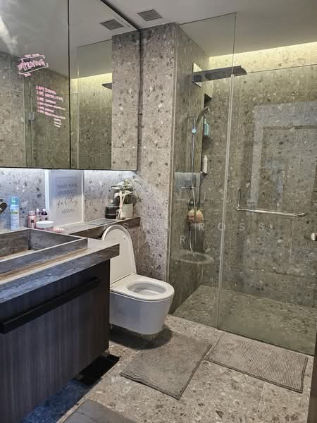 One Pearl Bank, 1 Pearl Bank, 2 Bedrooms, 700 sqft, Condominium For Rent, by Natasha Ross Nair, 500230406 - Bathroom - PropertyGuru.com.sg