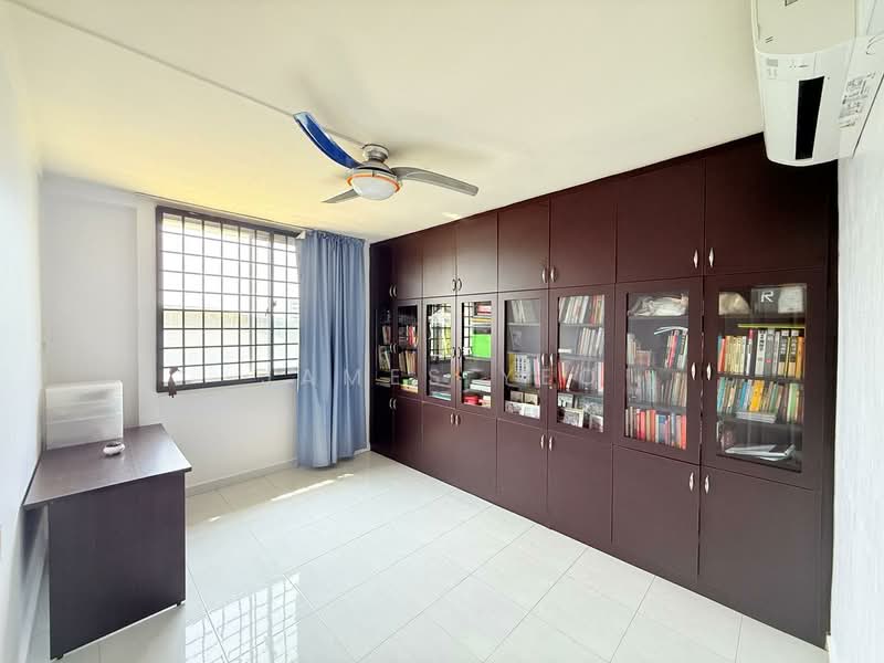 341 Ubi Avenue 1, 341 Ubi Avenue 1, 3 Bedrooms, 1,119 sqft, HDB Flat For Sale, by James Yeo, 500230419 - Study - PropertyGuru.com.sg
