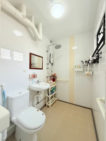 341 Ubi Avenue 1, 341 Ubi Avenue 1, 3 Bedrooms, 1,119 sqft, HDB Flat For Sale, by James Yeo, 500230419 - Bathroom - PropertyGuru.com.sg