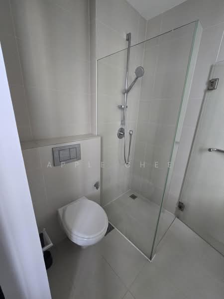 Domus, 8 Irrawaddy Road, 1 Bedroom, 474 sqft, Condominium For Rent, by Apple Chee, 500230422 - Bathroom - PropertyGuru.com.sg
