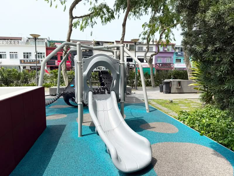 The Trumps, 1 Jalan Kembangan, 2 Bedrooms, 980 sqft, Condominium For Sale, by Jason Tay, 500230435 - Exterior - PropertyGuru.com.sg
