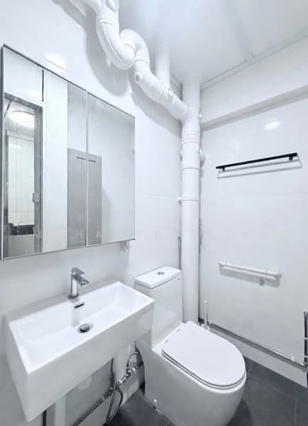 535 Hougang Street 52, 535 Hougang Street 52, 3 Bedrooms, 1,216 sqft, HDB Flat For Sale, by Mohamed Alias, 500230441 - Bathroom - PropertyGuru.com.sg