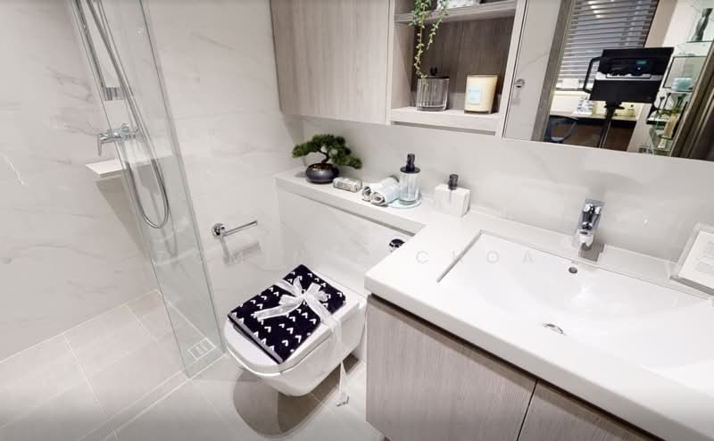 The LakeGarden Residences, 80 Yuan Ching Road, 2 Bedrooms, 678 sqft, Condominium For Sale, by Dominic Choa, 500230445 - Bathroom - PropertyGuru.com.sg