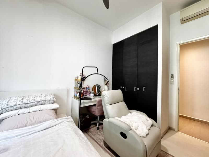 Rosewood Suites, 61 Rosewood Drive, 3 Bedrooms, 1,550 sqft, Condominium For Sale, by Edmund Lee, 500230448 - Bedroom - PropertyGuru.com.sg